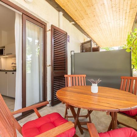 Apartments Vladan With Terrace Baska  Ngoại thất bức ảnh