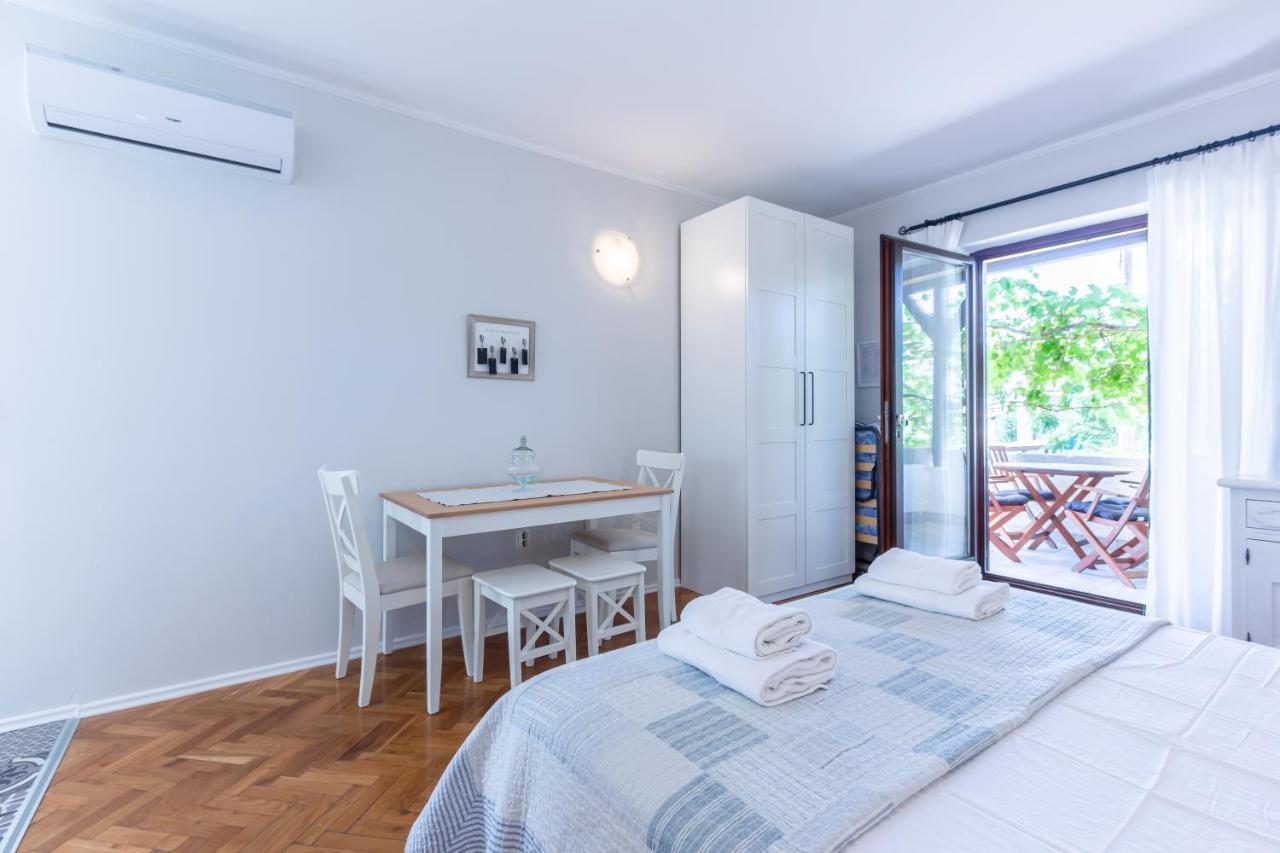 Apartments Vladan With Terrace Baska  Ngoại thất bức ảnh