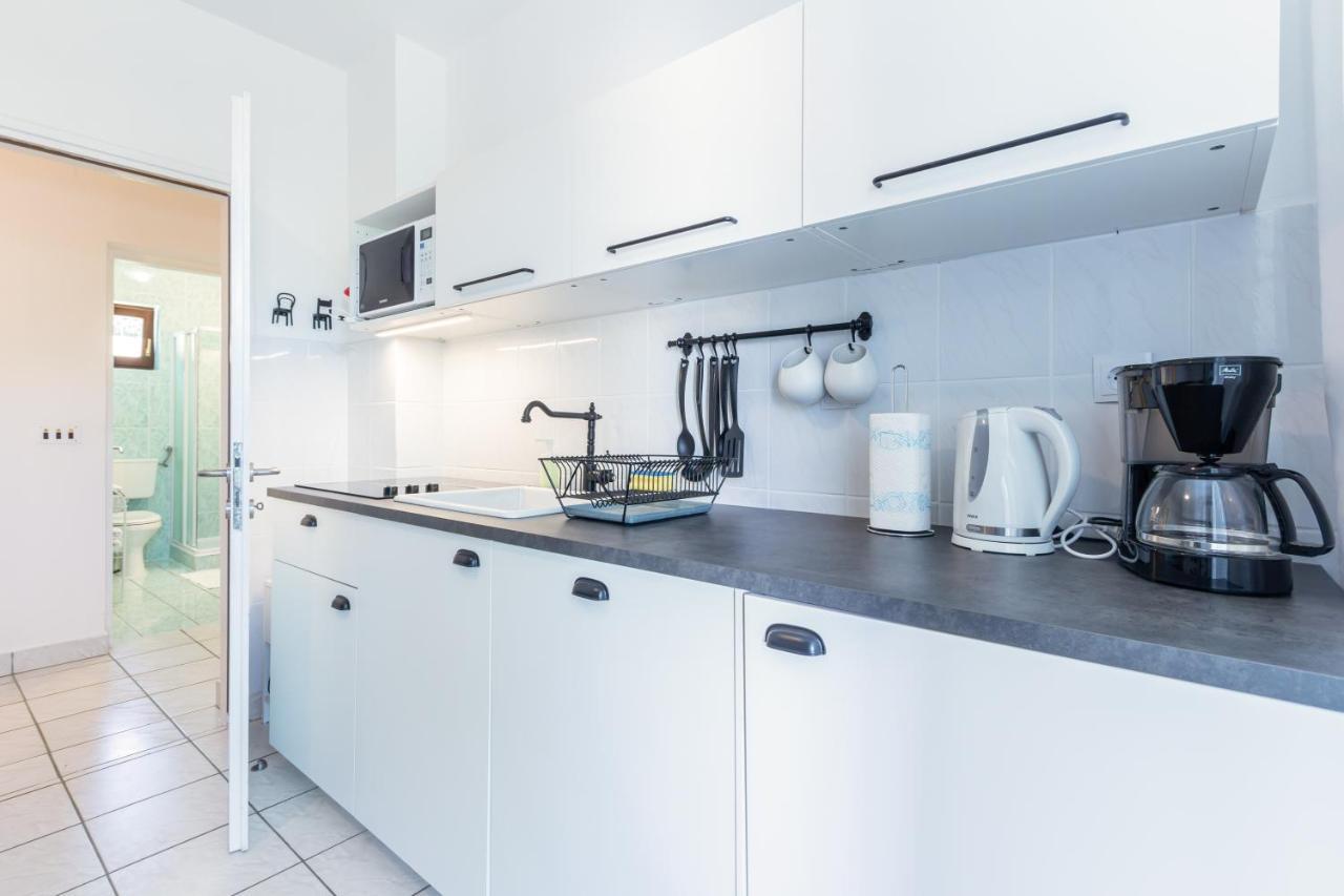 Apartments Vladan With Terrace Baska  Ngoại thất bức ảnh